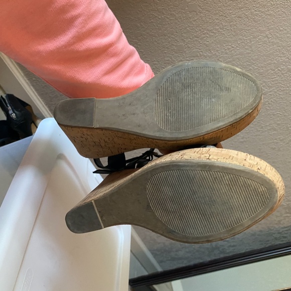 Steve Madden Wedge (Size 10) - Picture 3 of 3